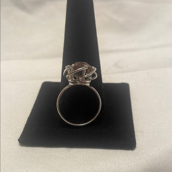 Elegant Sterling Silver Ring with Brown Gemstone - Picture 2 of 2